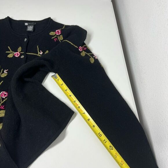 Vintage Rabbit Hair Wool Blend Rose Embroidered Cardigan Sweater Size L - Picture 9 of 11